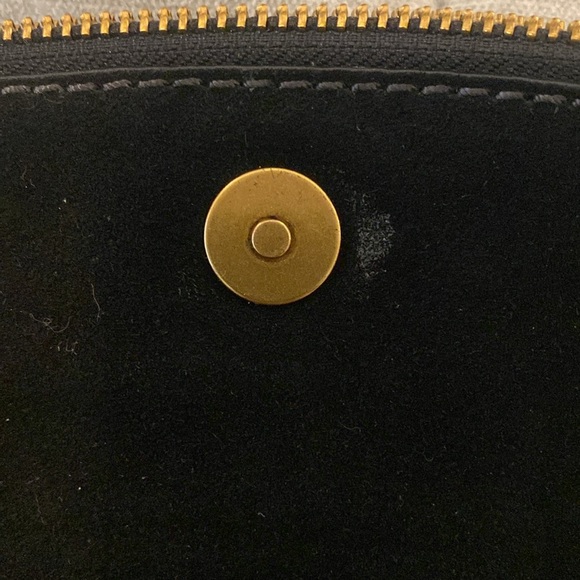 Like new - Frye - Black Leather Cross Body - Picture 4 of 4